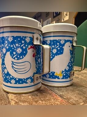 Vintage Novelty Metal Salt & Pepper Shakers - Rooster & Duck Blue Pattern